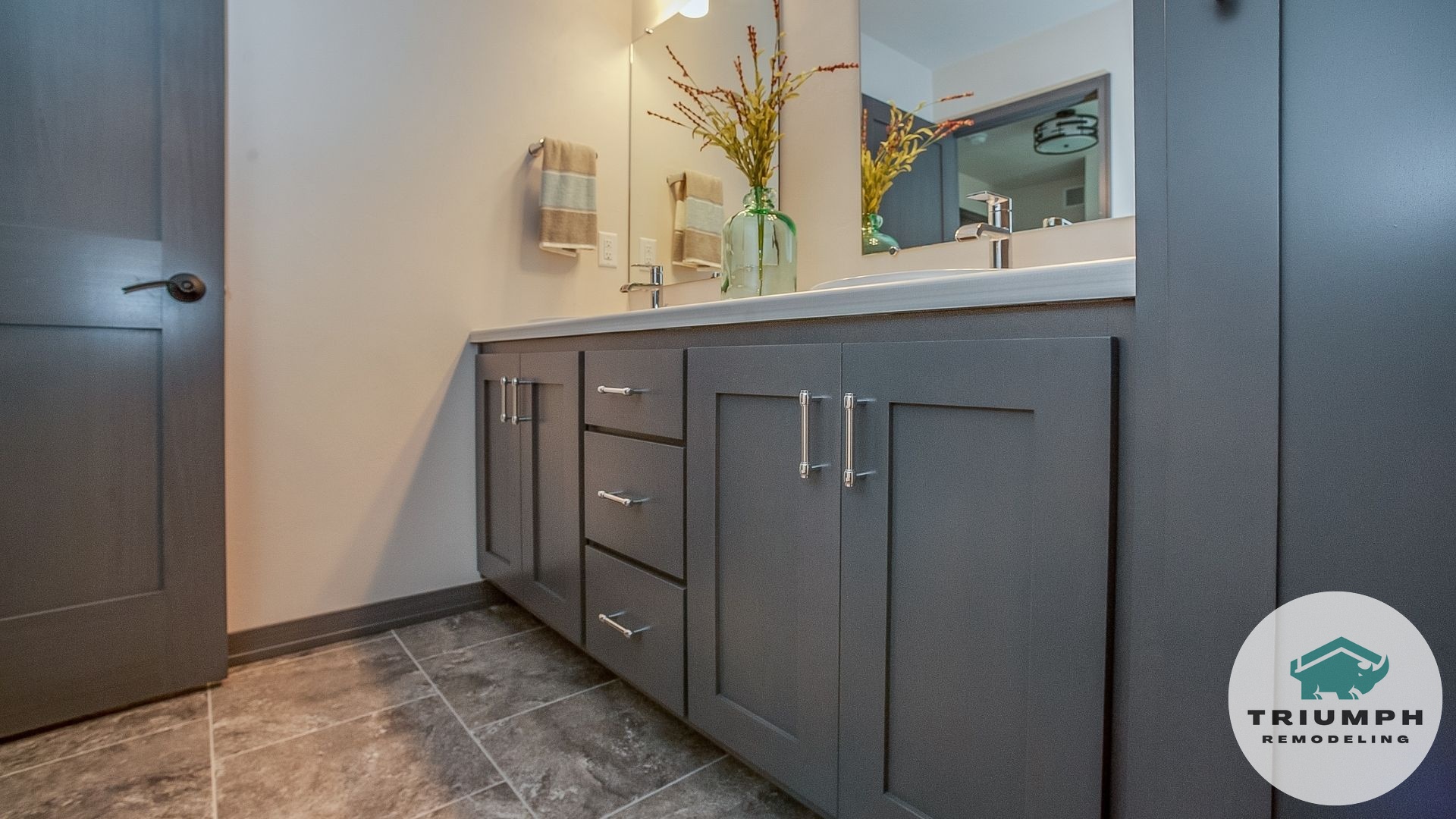 Do Dual-Flush Toilets Really Make a Difference? Do Dual-Flush Toilets Really Make a Difference? - Water-saving fixtures that don't sacrifice pressure.