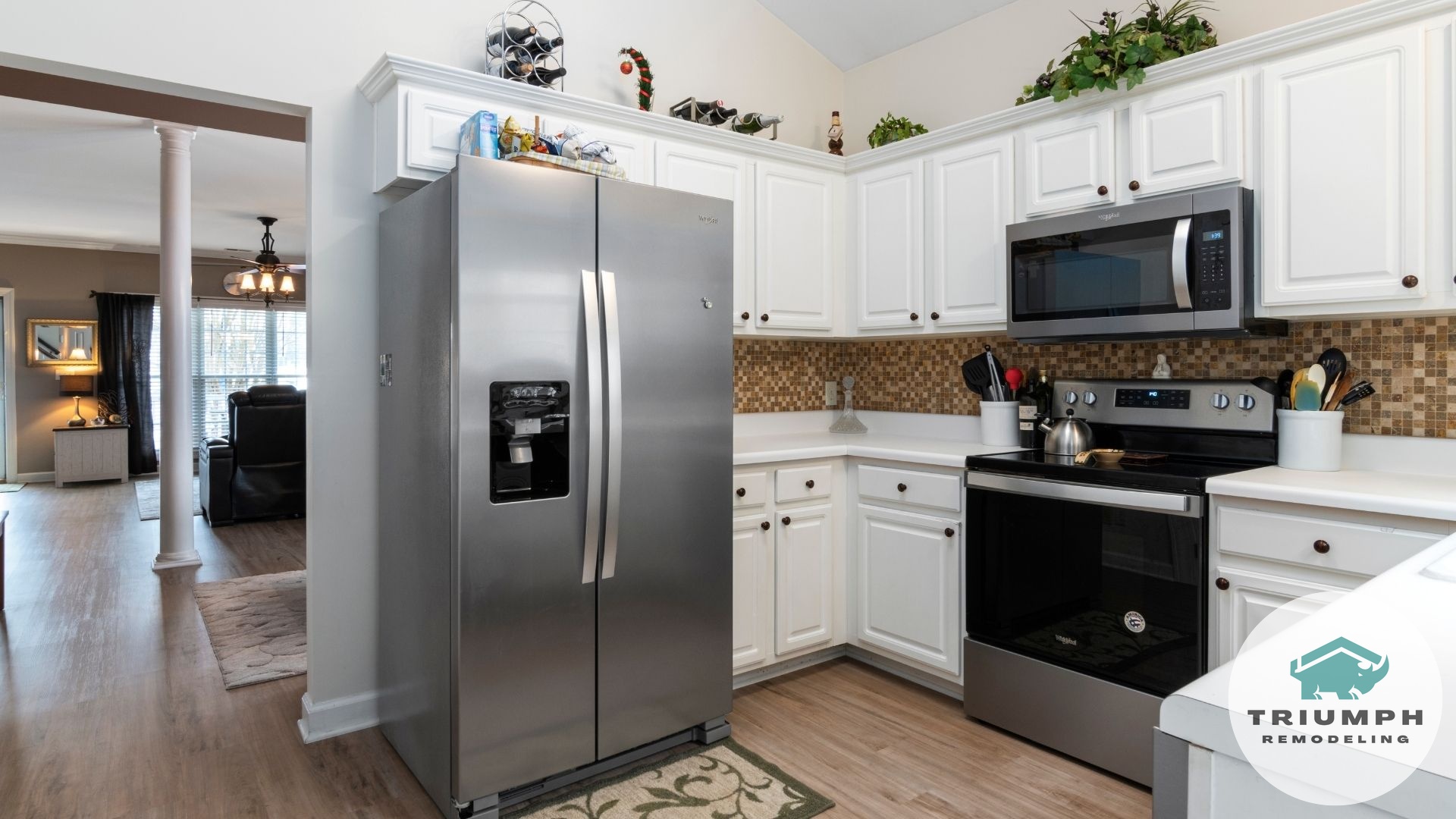 How Does LVP Handle San Diego Kitchen Life? How Does LVP Handle San Diego Kitchen Life? - Luxury vinyl plank (LVP) in the kitchen: The waterproof SD solution.