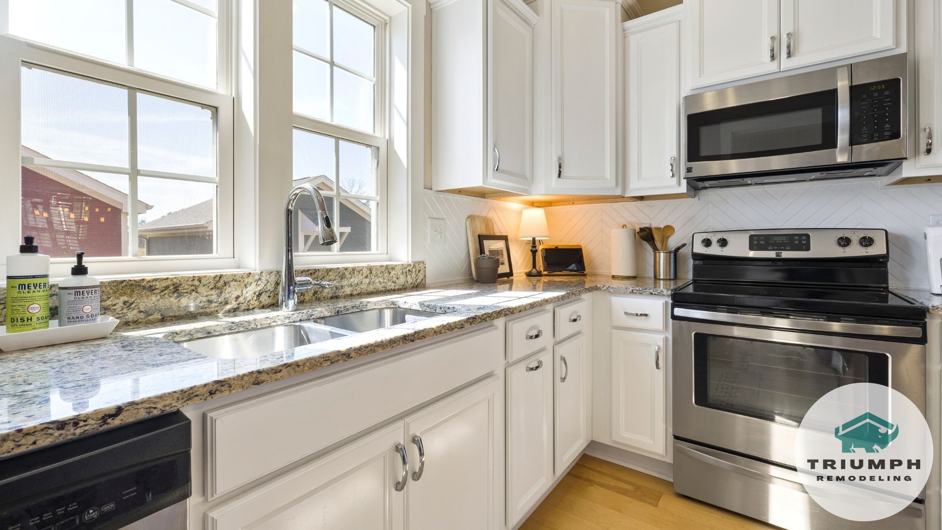 What Features Should Your Island Include? What Features Should Your Island Include? - 5 Kitchen layouts that improve flow and reduce clutter.