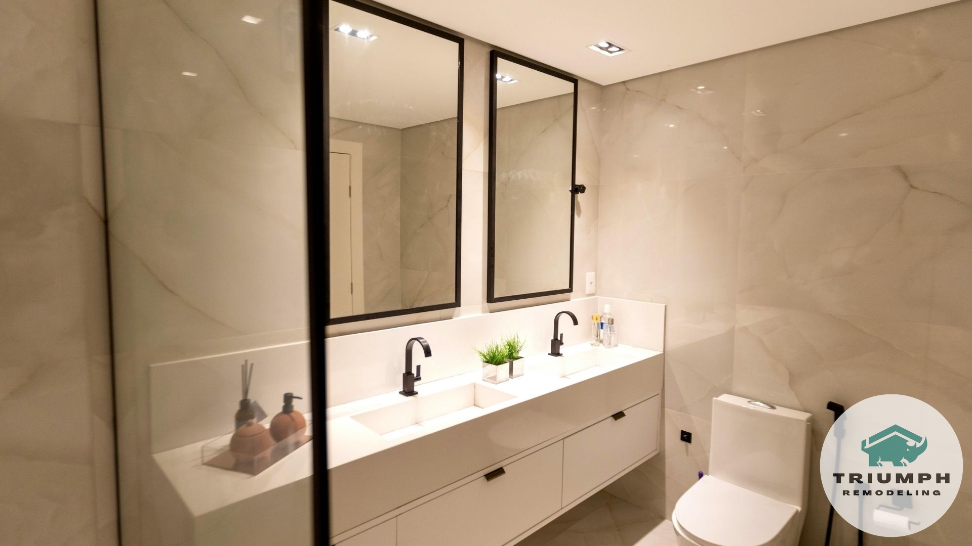 What Makes a His and Hers Bathroom Work? What Makes a His and Hers Bathroom Work? - Creating a "His & Hers" master bath without the stress.