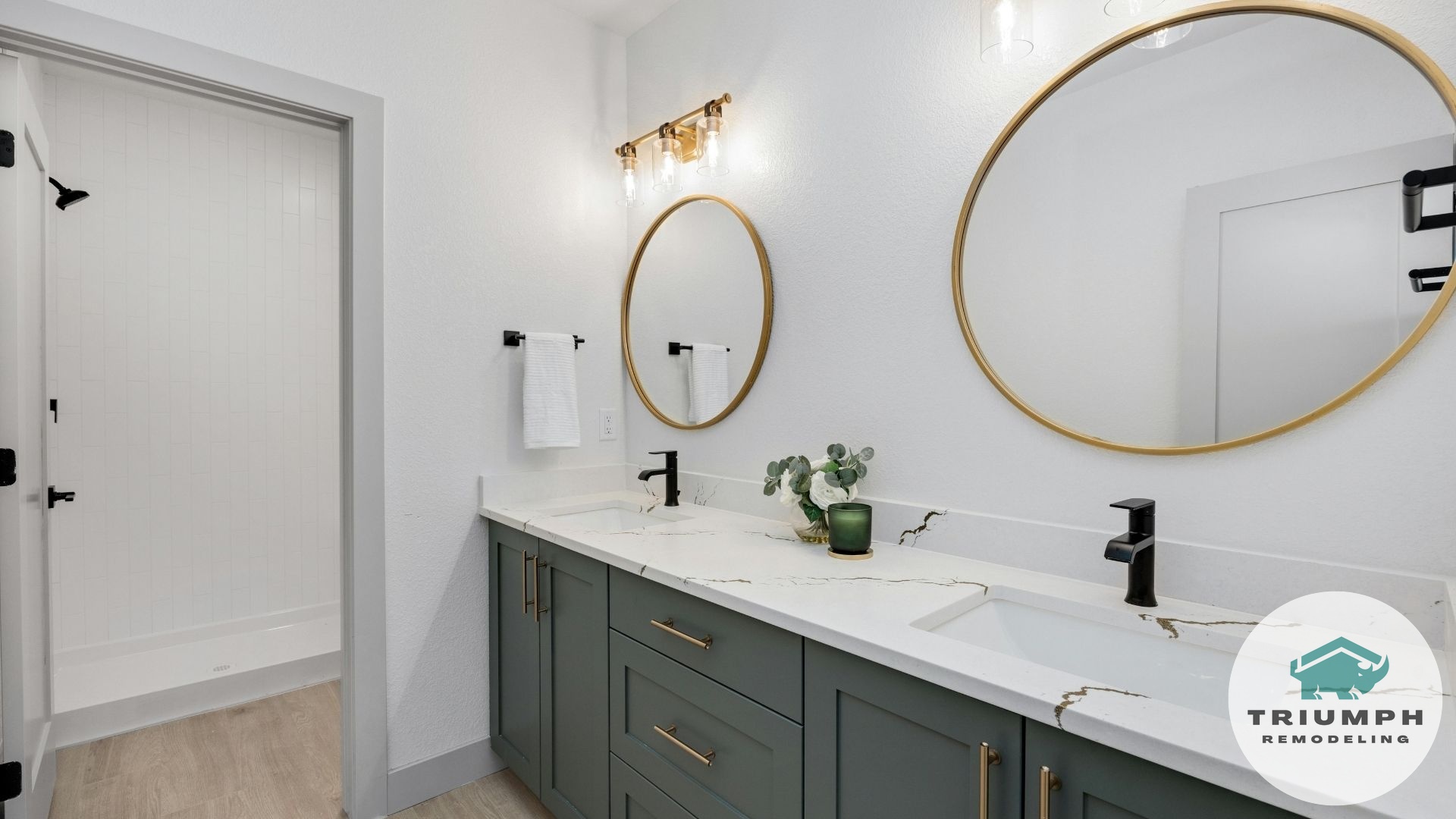 Why Is a Powder Room the Perfect Place to Go Bold? Why Is a Powder Room the Perfect Place to Go Bold? - Powder Room personality: Going bold with wallpaper and color.